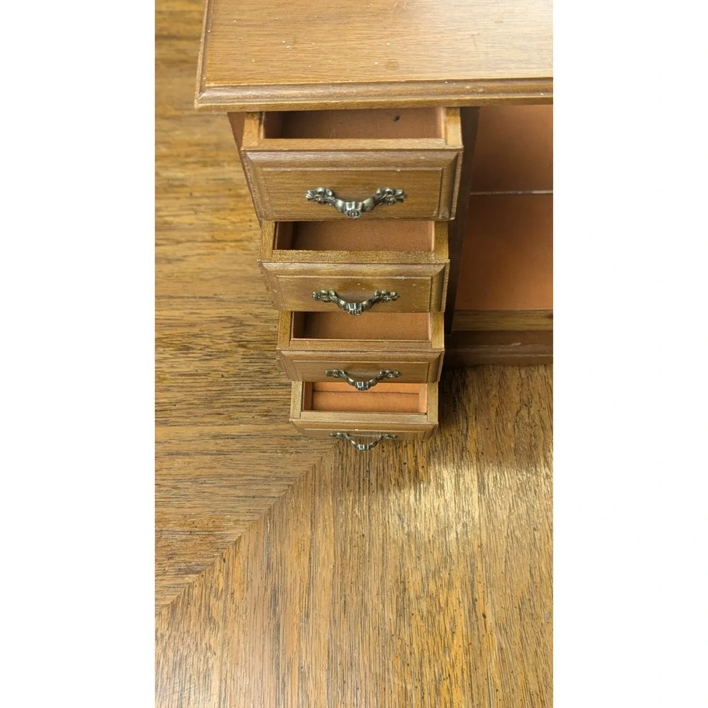 MELE jewelry box vintage